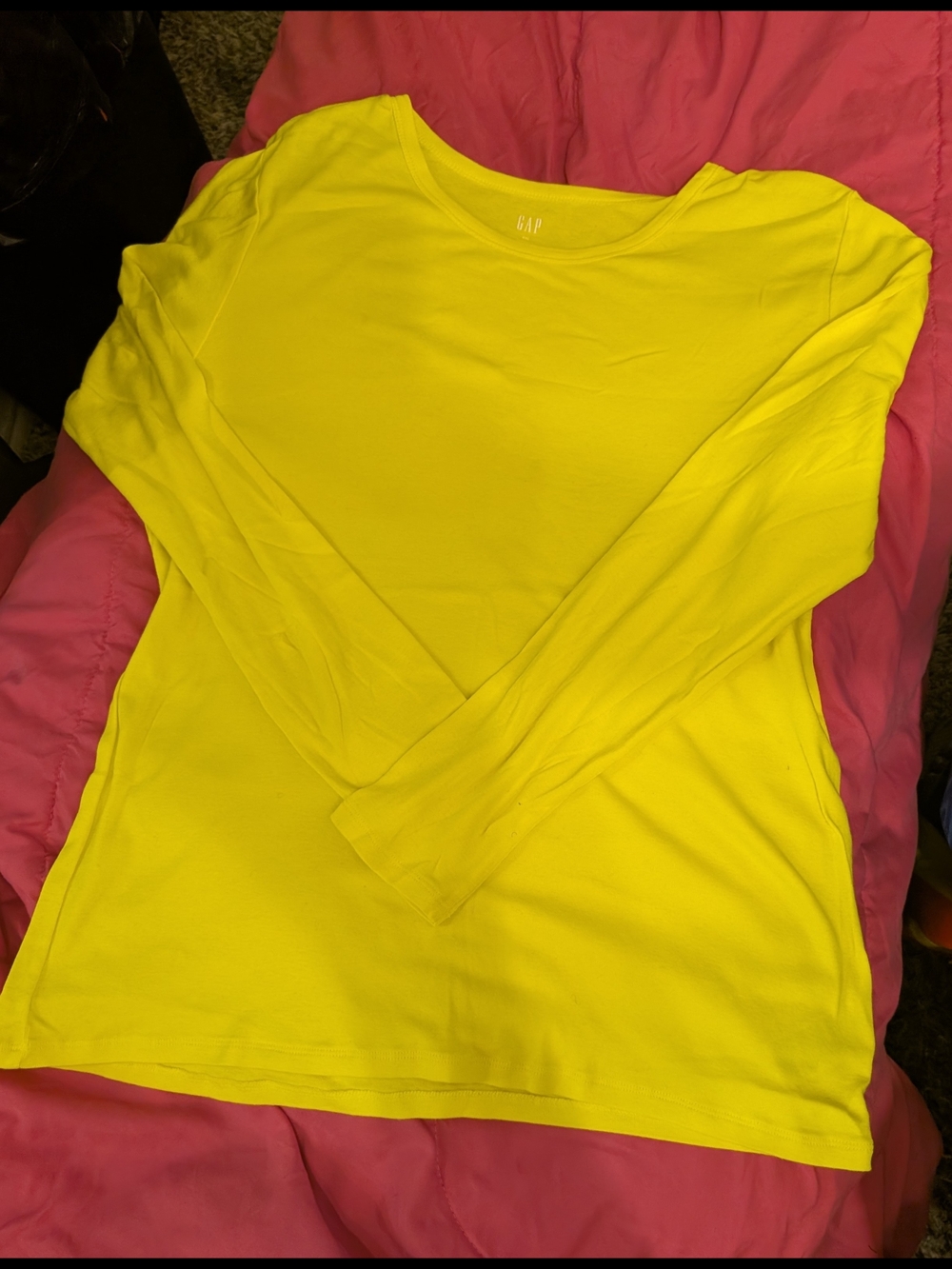 GAP Long-Sleeve Crewneck Top in Yellow